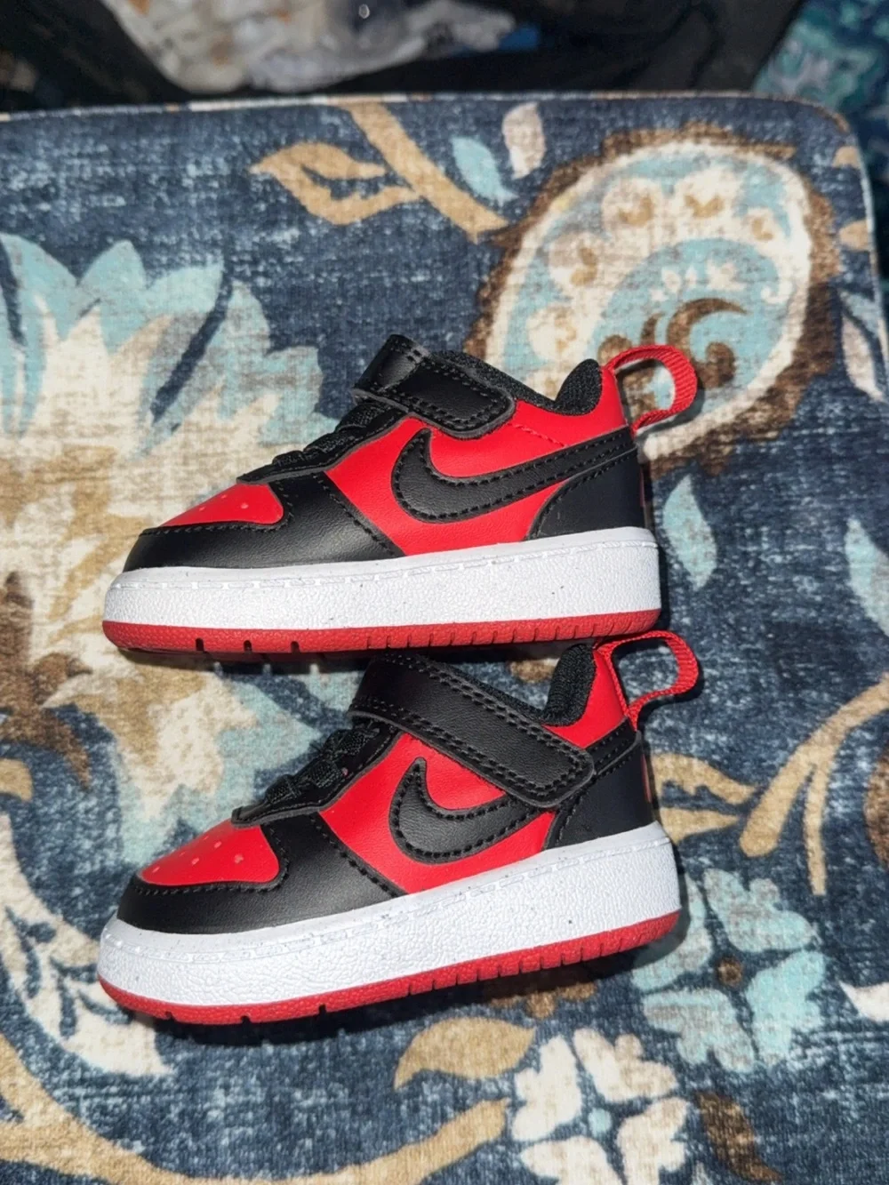 Nike Toddler Red and Black Hook-and-Loop Sneakers